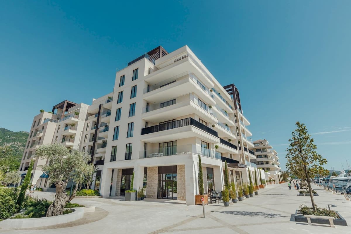Deniz kenarında üç yatak odalı daire, Baia, Porto Montenegro, Tivat — 30 fotoğraftan 24.