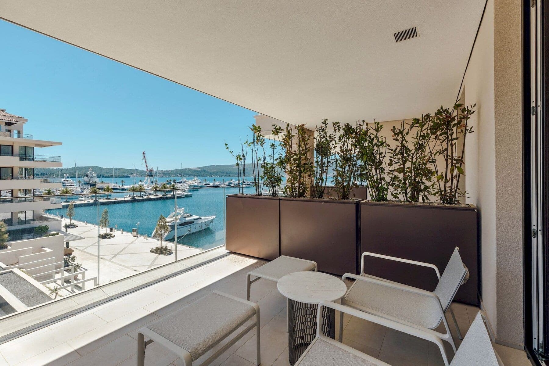 Deniz kenarında üç yatak odalı daire, Baia, Porto Montenegro, Tivat — 30 fotoğraftan 3.