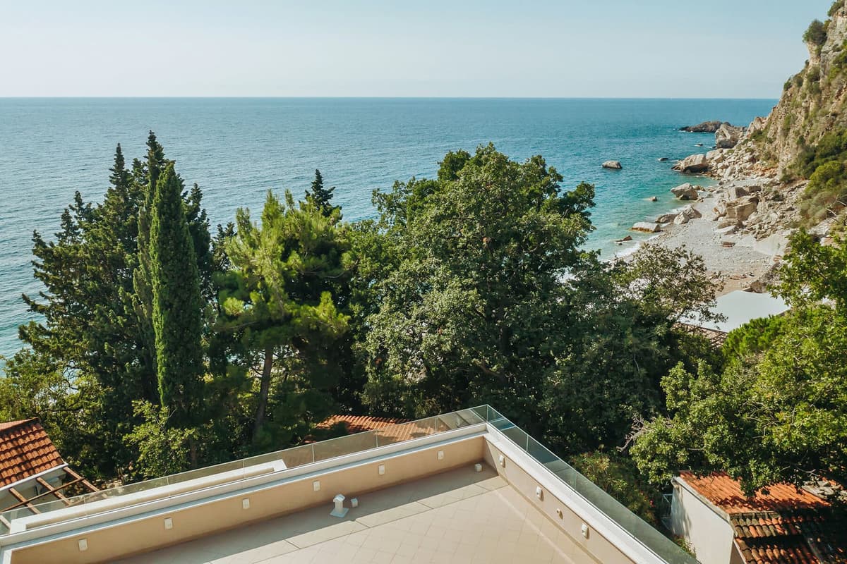 Perazica Do'da Denize Sıfır Villa, Budva, Perazica Do — 40 fotoğraftan 11.