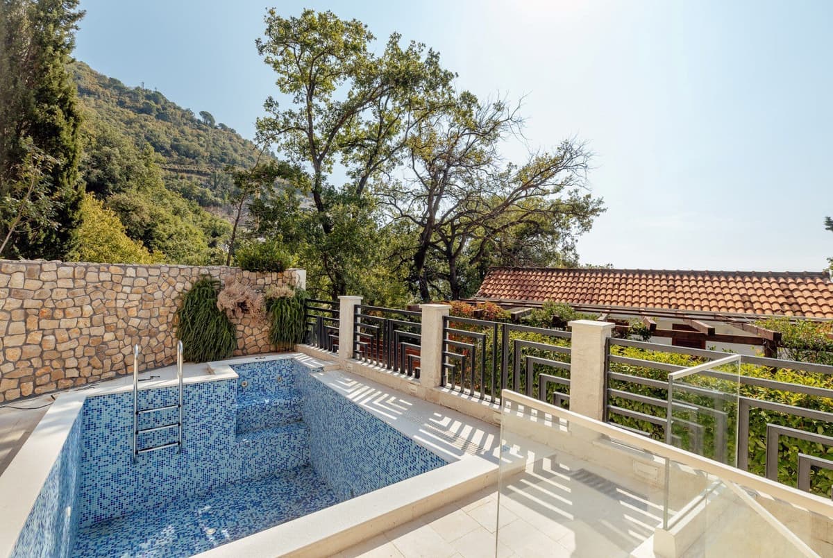 Perazica Do'da Denize Sıfır Villa, Budva, Perazica Do — 40 fotoğraftan 9.