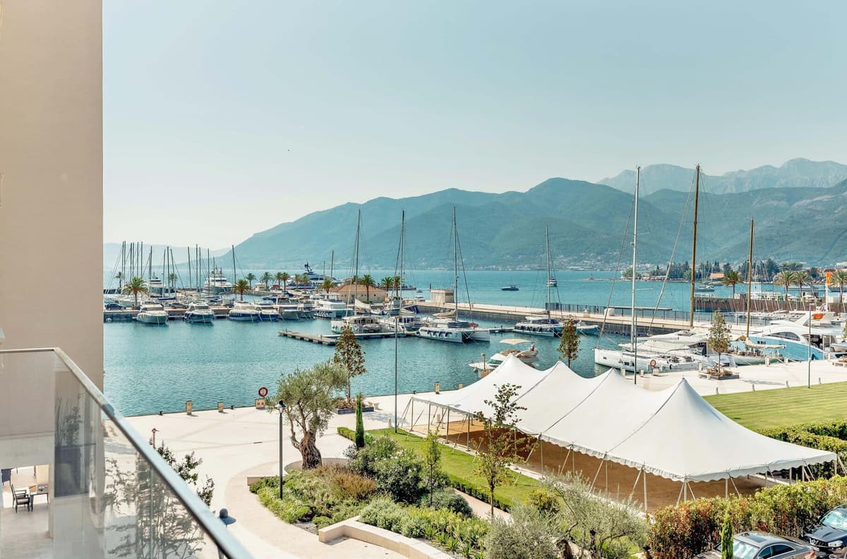 Baia Daire III, Tivat, Porto Montenegro — 13 fotoğraftan 12.