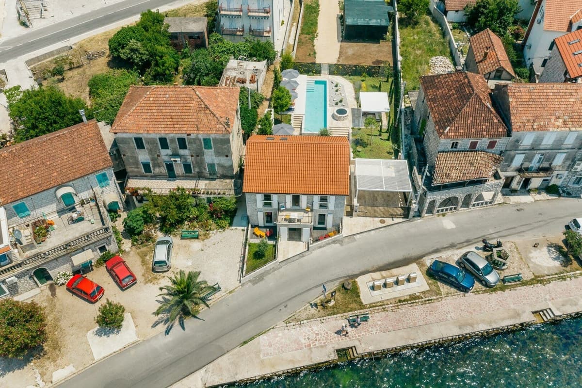 Роскошная вилла на берегу моря, Донья Ластва, Тиват, Донья Ластва — фото 2 из 36