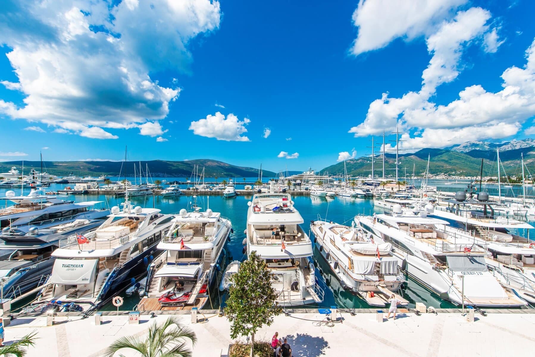 Savremeni dvosobni stan u zgradi Baia, Tivat, Porto Montenegro — fotografija 17 od 17