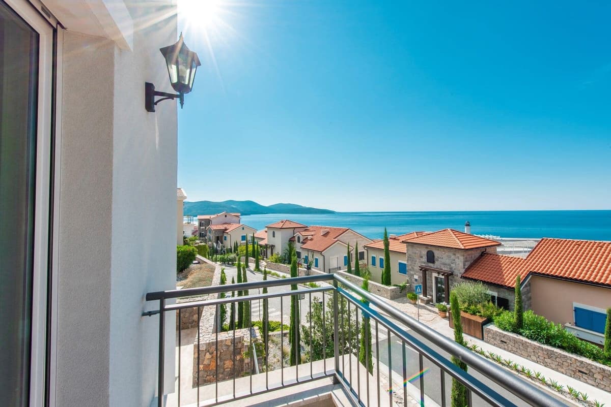 Lustica Körfezi'nde Büyüleyici Stüdyo Daire, Tivat, Lustica Bay — 19 fotoğraftan 2.