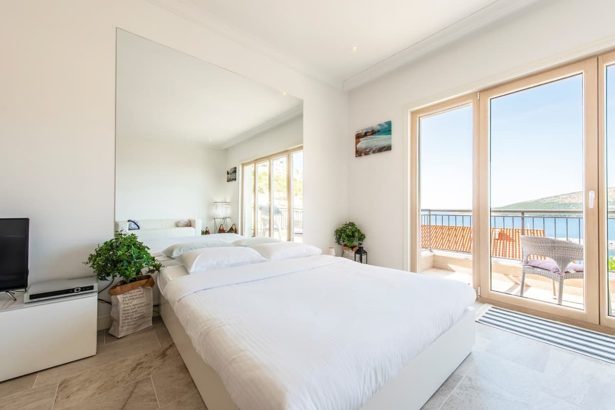 Lustica Körfezi'nde Büyüleyici Stüdyo Daire, Tivat, Lustica Bay — 19 fotoğraftan 7.