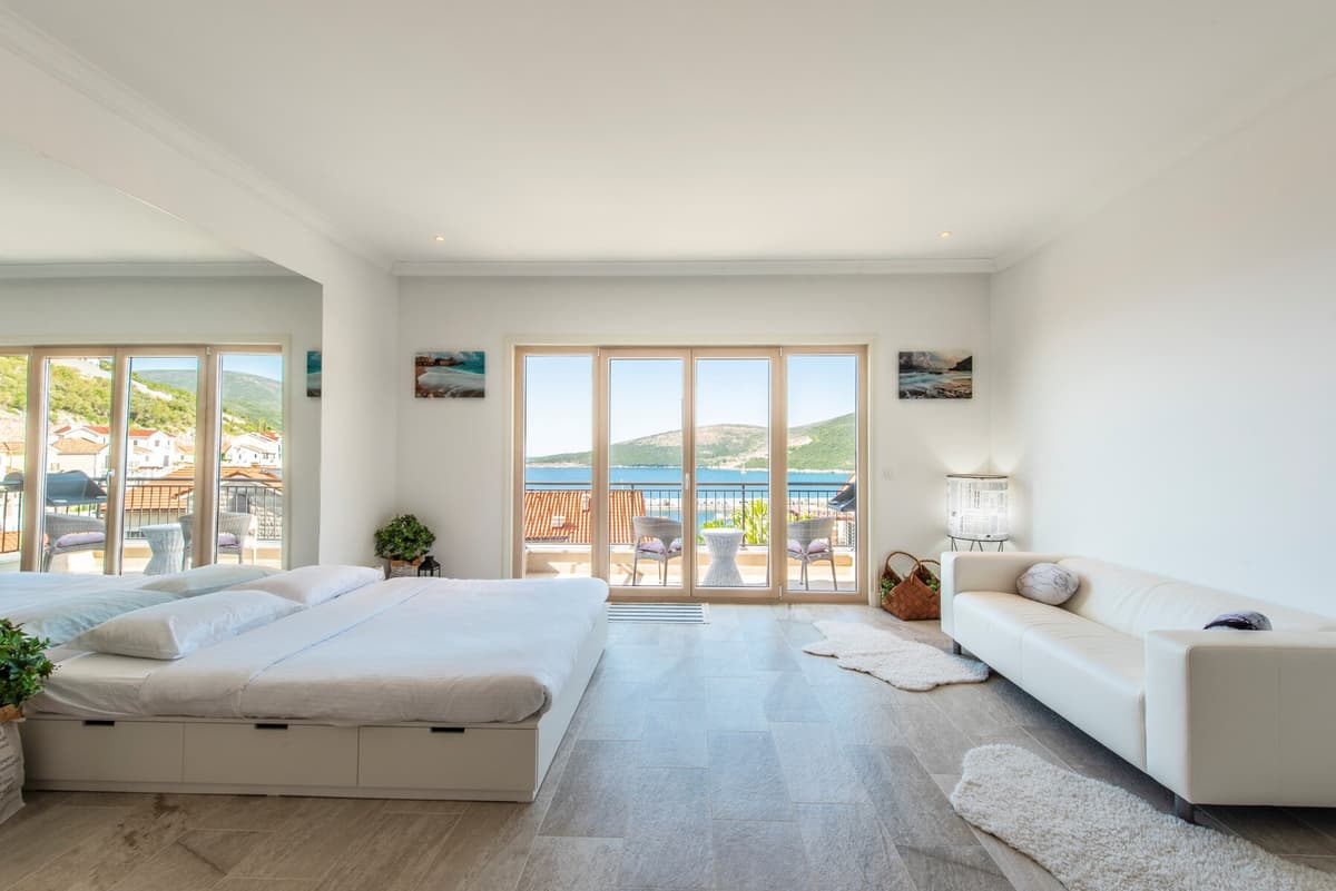 Lustica Körfezi'nde Büyüleyici Stüdyo Daire, Tivat, Lustica Bay — 19 fotoğraftan 10.