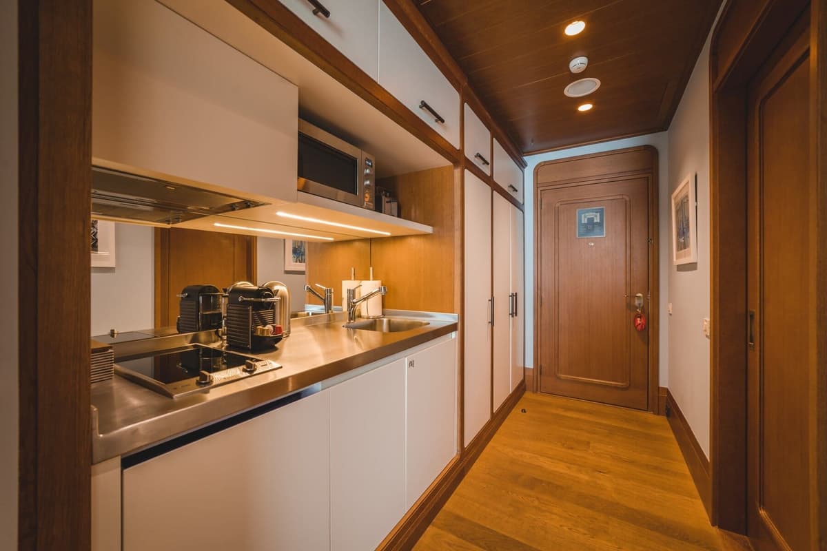 Luksuzan studio apartman u hotelu Regent, Tivat, Porto Montenegro — fotografija 11 od 15