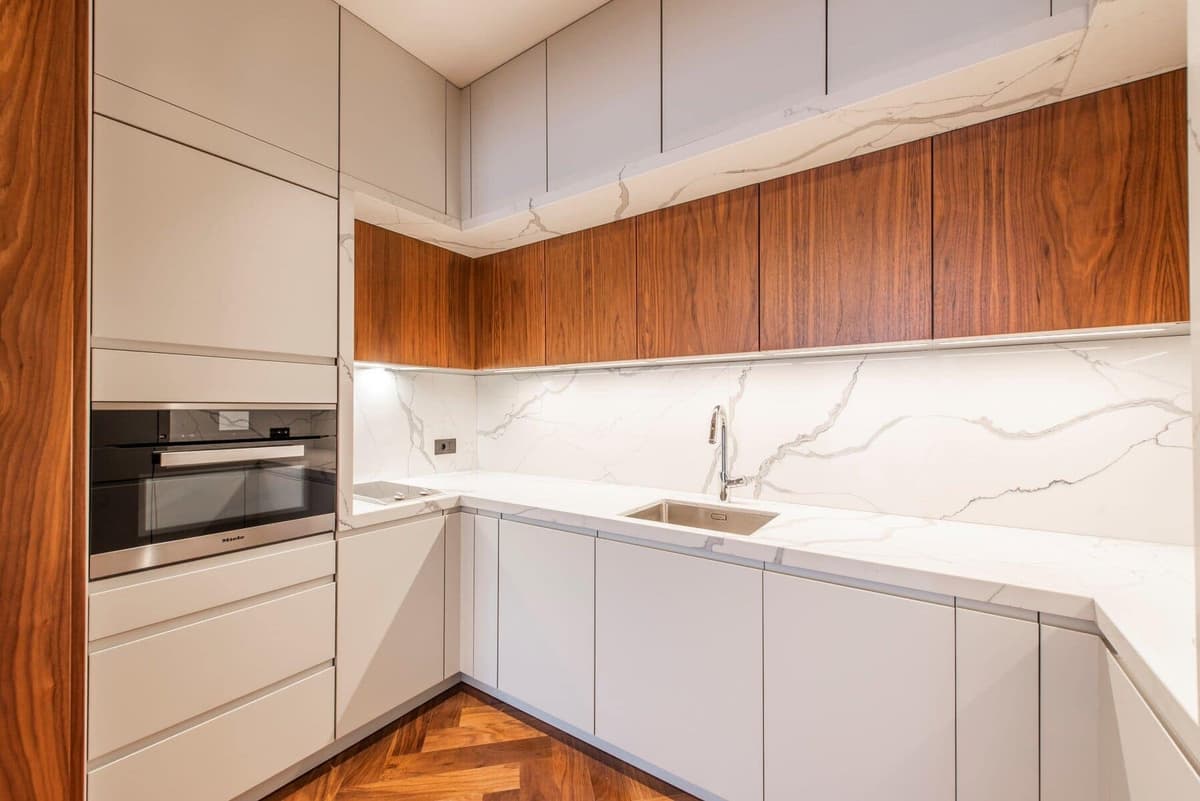 Новая 1bdr квартира в здании Елена, Тиват, Порто Черногория — фото 5 из 13