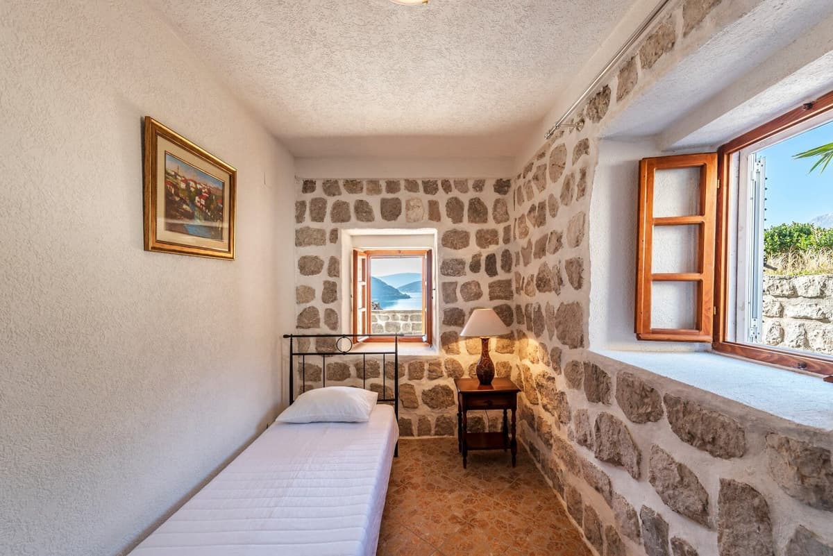 Perast İki Yatak Odalı Daire, Kotor, Perast — 19 fotoğraftan 12.