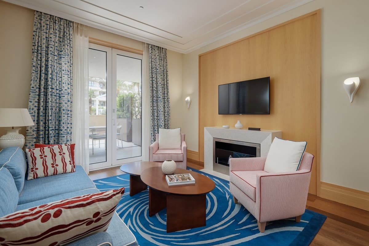 Baia binasında otel hizmetli üç yatak odalı daire, Tivat, Porto Montenegro — 16 fotoğraftan 4.