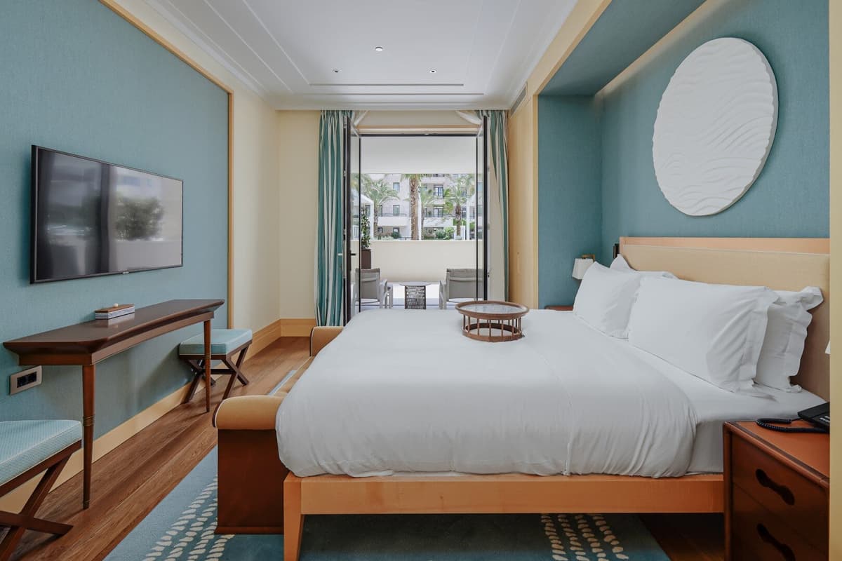 Baia binasında otel hizmetli üç yatak odalı daire, Tivat, Porto Montenegro — 16 fotoğraftan 8.