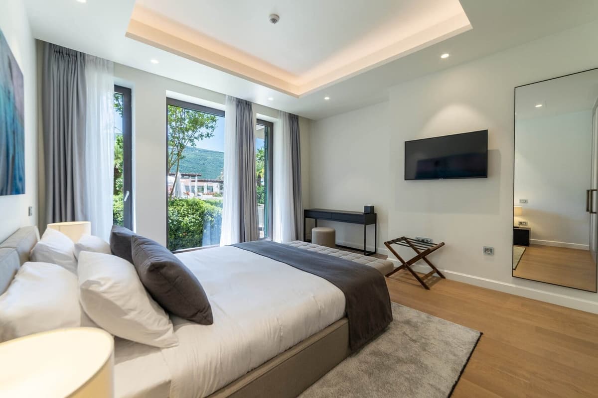 Lüks mobilyalı 1 yatak odalı daire, Herceg Novi, Portonovi — 19 fotoğraftan 12.
