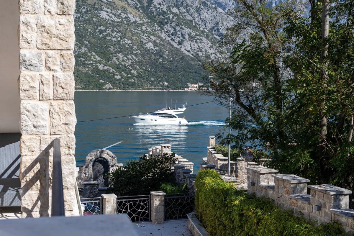 Эксклюзивный комплекс на воде Столив, Котор, Столив — фото 15 из 24