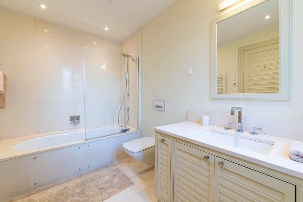 Zeta 1bdr Daire, Tivat, Porto Montenegro — 16 fotoğraftan 8.