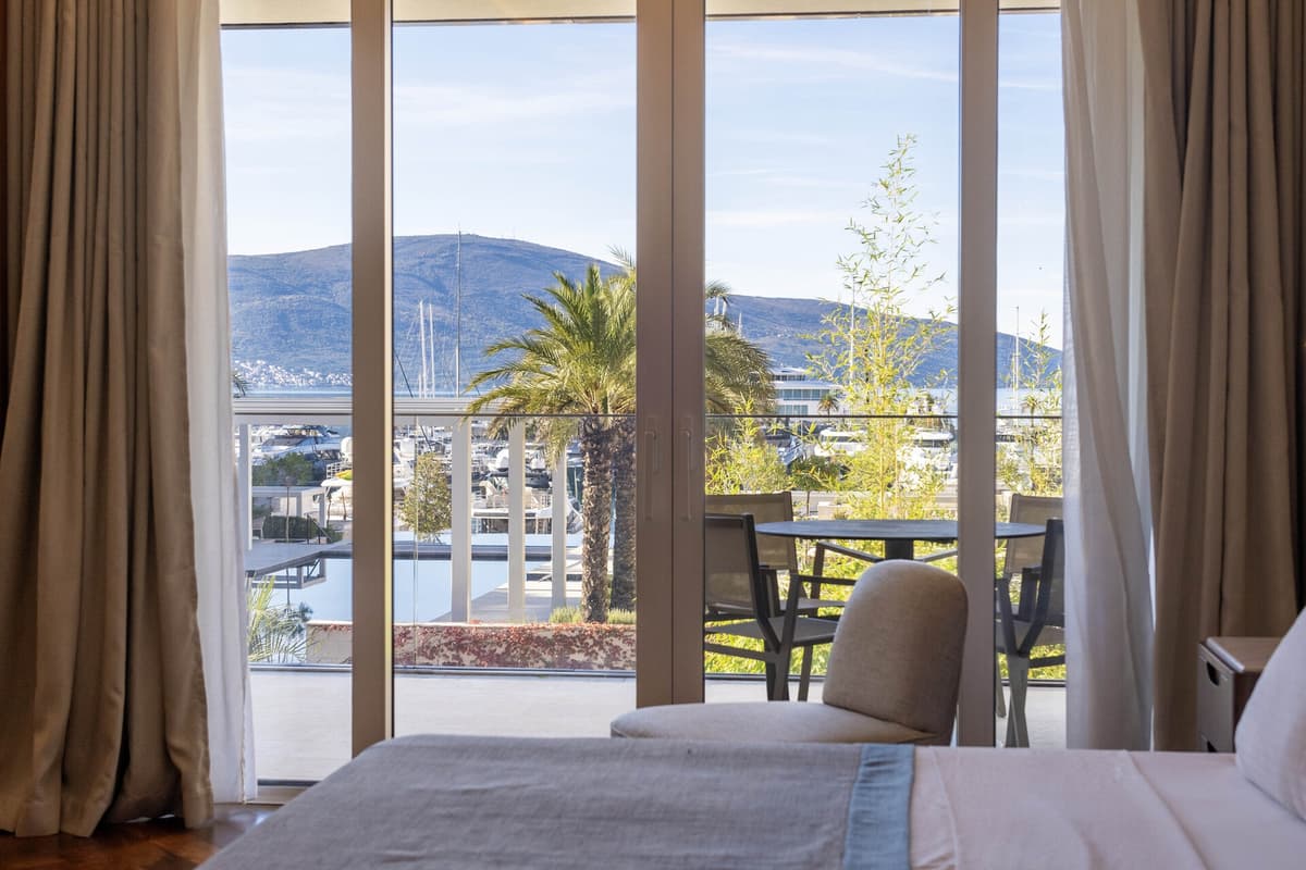 Elena Deniz Manzaralı 1bdr Daire, Tivat, Porto Montenegro — 18 fotoğraftan 12.