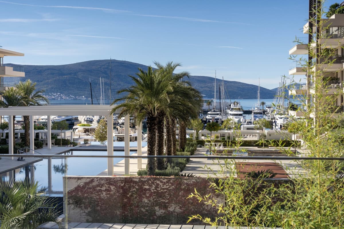 Elena Deniz Manzaralı 1bdr Daire, Tivat, Porto Montenegro — 18 fotoğraftan 17.
