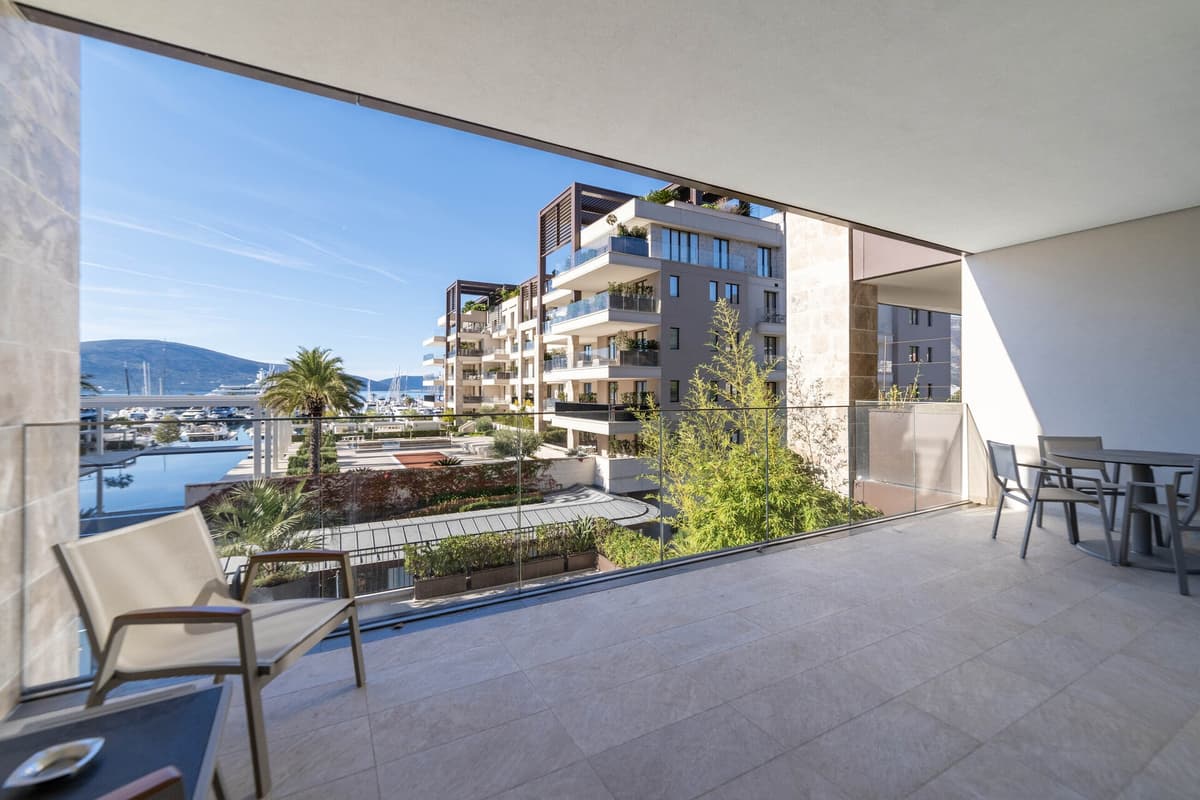 Elena Deniz Manzaralı 1bdr Daire, Tivat, Porto Montenegro — 18 fotoğraftan 2.