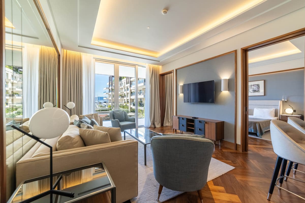 Elena Deniz Manzaralı 1bdr Daire, Tivat, Porto Montenegro — 18 fotoğraftan 3.