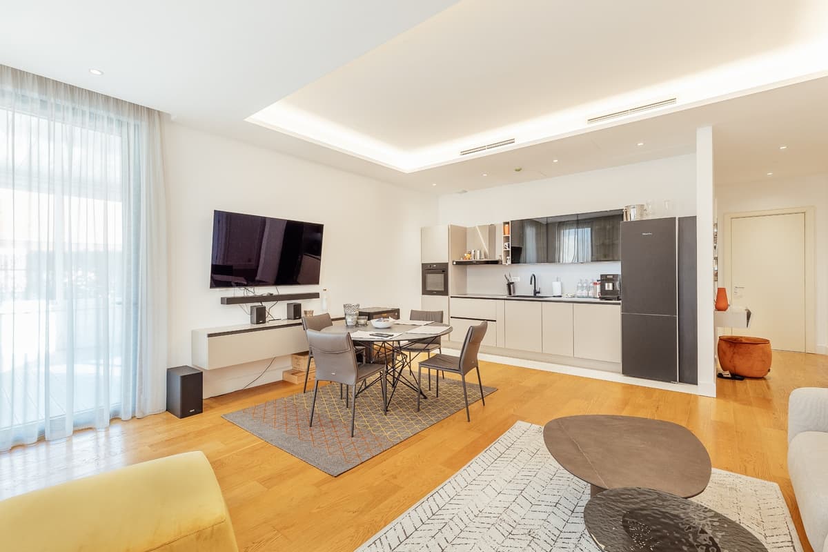 Дизайнерски обставленные апартаменты 2bdr, Palazzo Sofia, Тиват, центр — фото 4 из 19