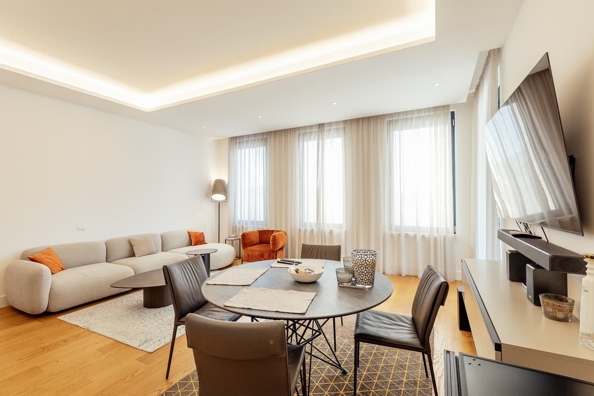 Дизайнерски обставленные апартаменты 2bdr, Palazzo Sofia, Тиват, центр — фото 6 из 19