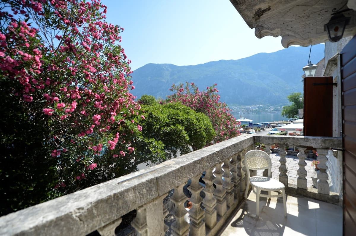 Tarihi taş villa Prcanj, Prcanj, Kotor — 21 fotoğraftan 17.
