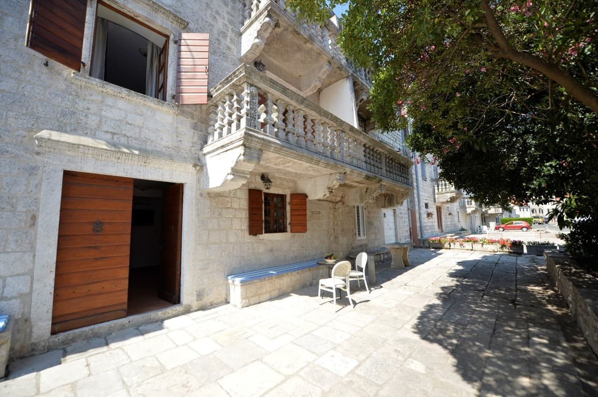 Tarihi taş villa Prcanj, Prcanj, Kotor — 21 fotoğraftan 3.