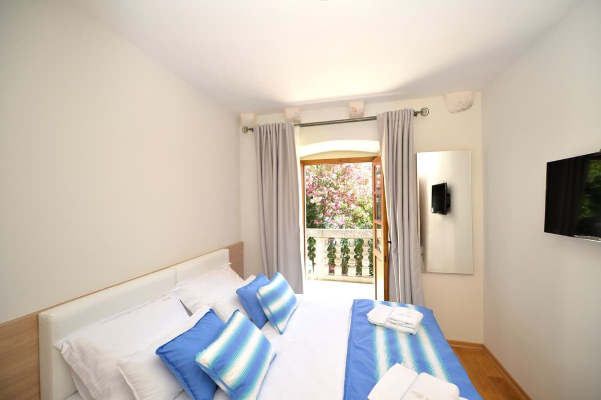 Tarihi taş villa Prcanj, Prcanj, Kotor — 21 fotoğraftan 8.