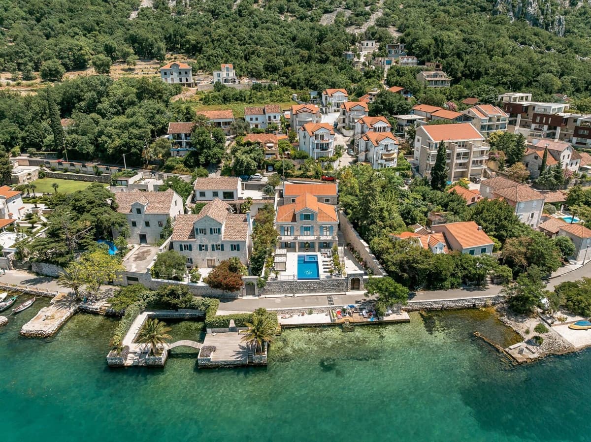 Каменная вилла на берегу моря Ljuta, Котор, Люта — фото 3 из 42