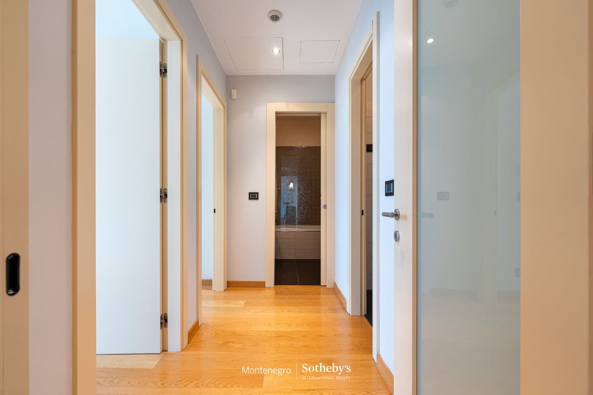 Capital Plaza Kiralık İki Yatak Odalı Daire, Podgorica, Capital Plaza — 18 fotoğraftan 10.