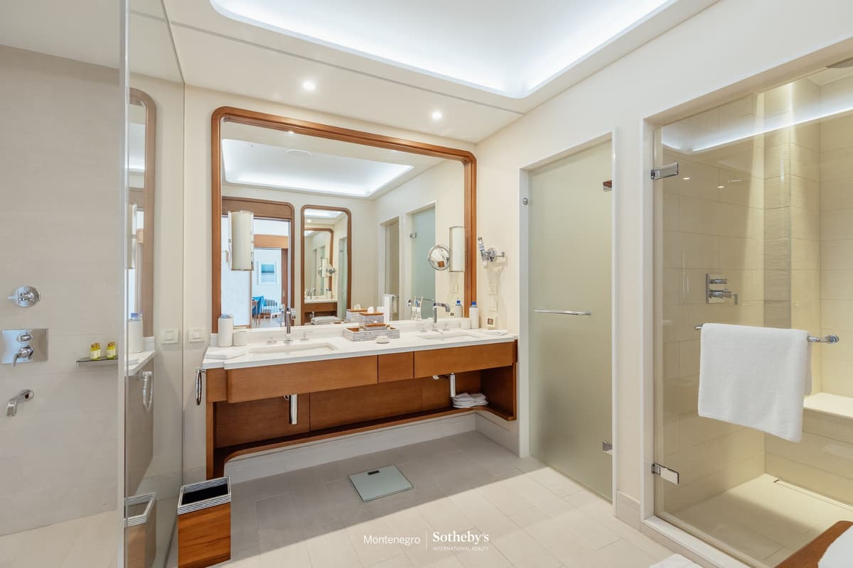 Подпись Regent Penthouse, Тиват, Порто Черногория — фото 17 из 22