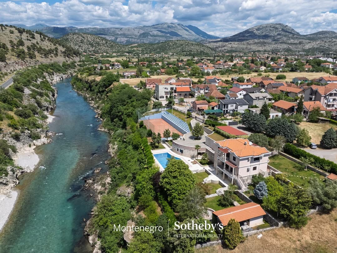 Уникальное поместье на берегу реки, Подгорица — фото 57 из 59