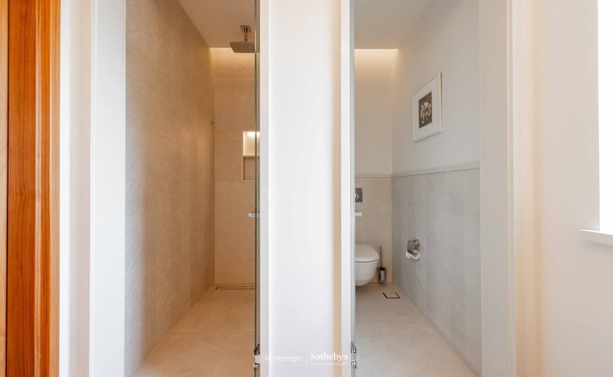 Luxury Two Bedroom Apartment Elena, Tivat, Porto Montenegro — photo 11 of 22