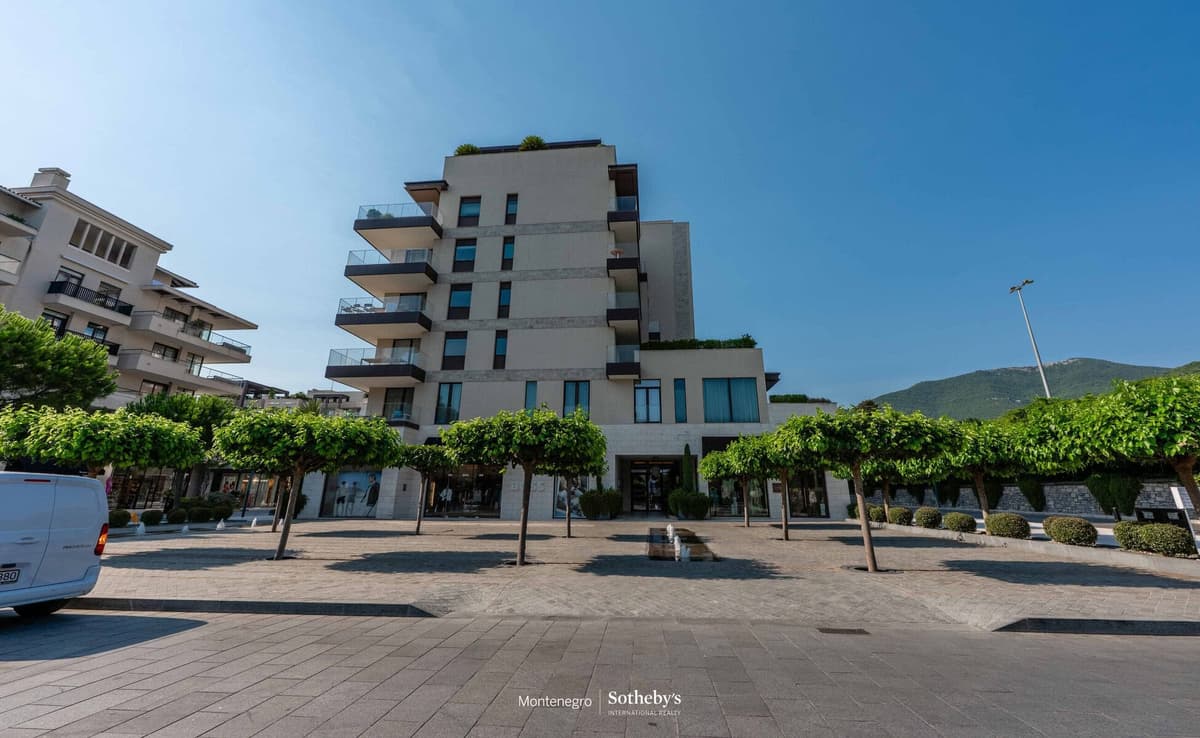 Luxury Two Bedroom Apartment Elena, Tivat, Porto Montenegro — photo 20 of 22