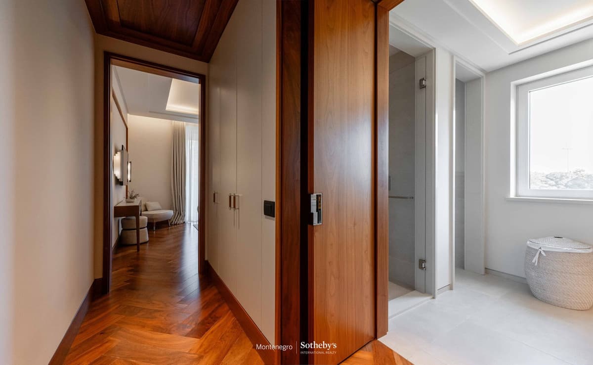 Luxury Two Bedroom Apartment Elena, Tivat, Porto Montenegro — photo 9 of 22