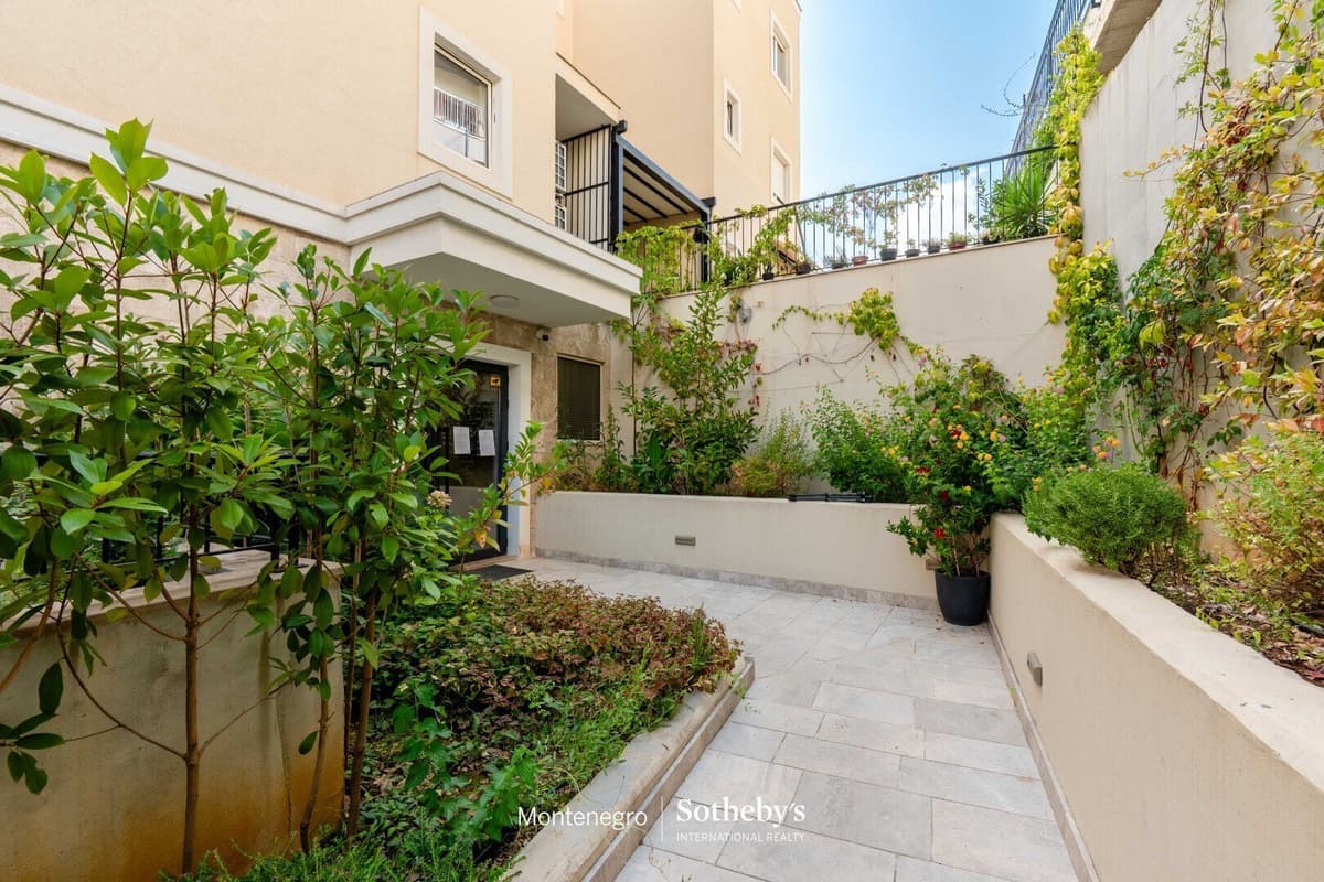 Furnished Two-Bedroom Apartment Tivat, Tivat, Kava — photo 19 of 21