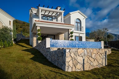 Charmante 2bdr Villa Gradiosnica, Tivat, Gradiosnica