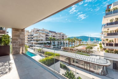 Neue 1bdr Wohnung in Elena Gebäude, Tivat, Porto Montenegro