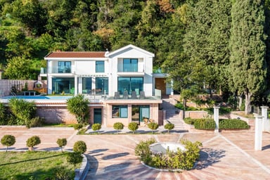 Villa Djenovici, Herceg Novi, Djenovici