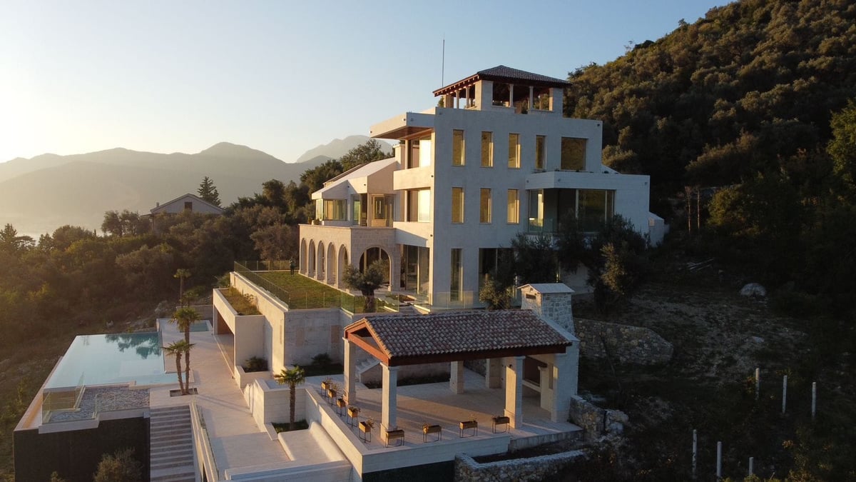 Eski Zeytin villası, Tivat, Donja Lastva