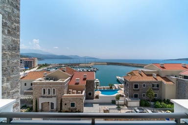 Studio-Apartment mit Meerblick, Bucht von Lustica, Tivat, Lustica Bay