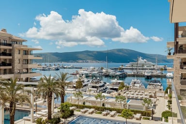 Baia 2bdr Wohnung mit Meerblick, Tivat, Porto Montenegro