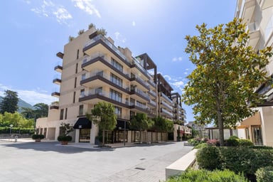 Elena 1bdr Apartment mit Bergblick, Tivat, Porto Montenegro