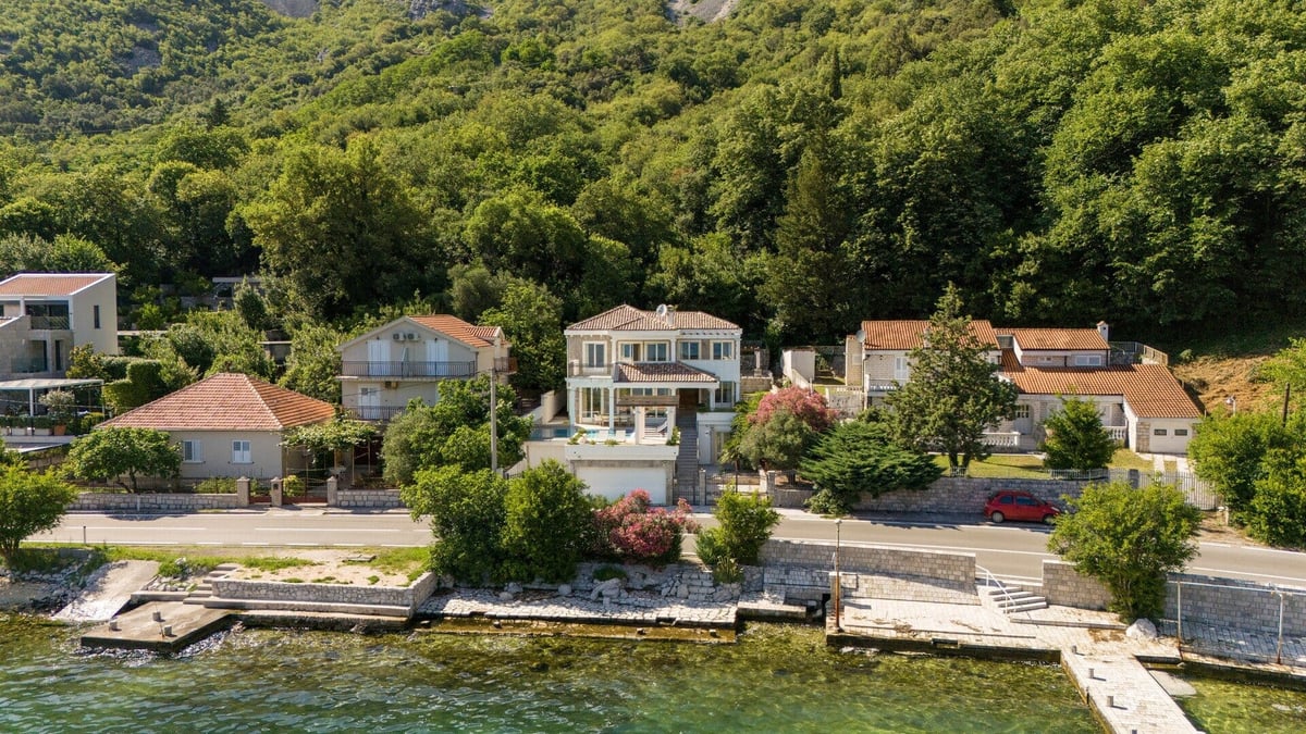 Çağdaş Waterfront Villa Strp, Kotor, Strp