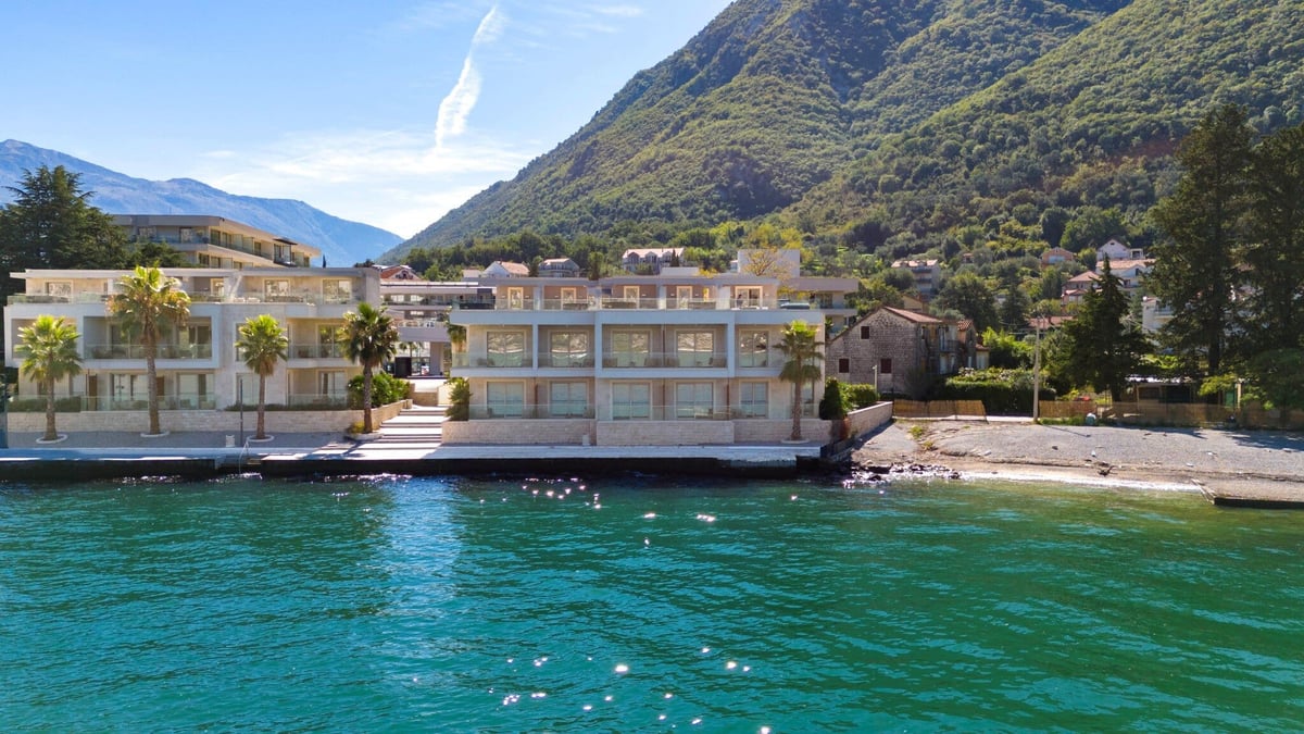 Körfez Kıyısında 3 Yatak Odalı Lüks Villa, Kotor, Stoliv