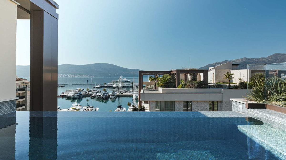 Özel 4 yatak odalı Elena Penthouse, Tivat, Porto Montenegro