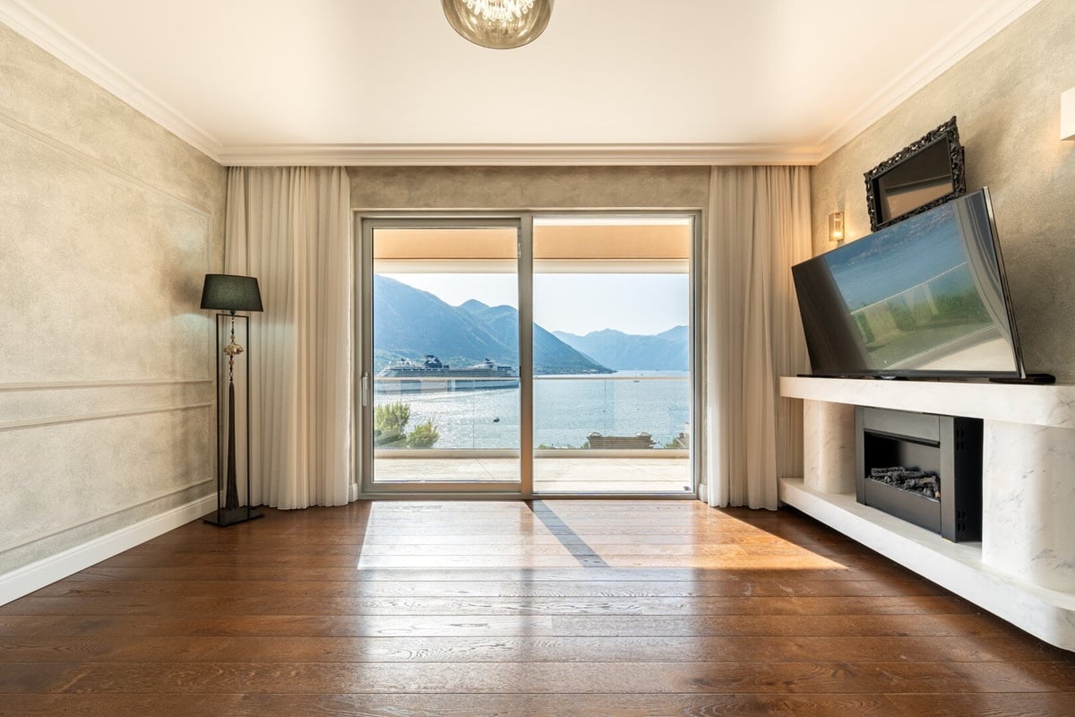 Mobilyalı 2bdr Deniz Manzaralı Daire Dobrota, Dobrota, Kotor