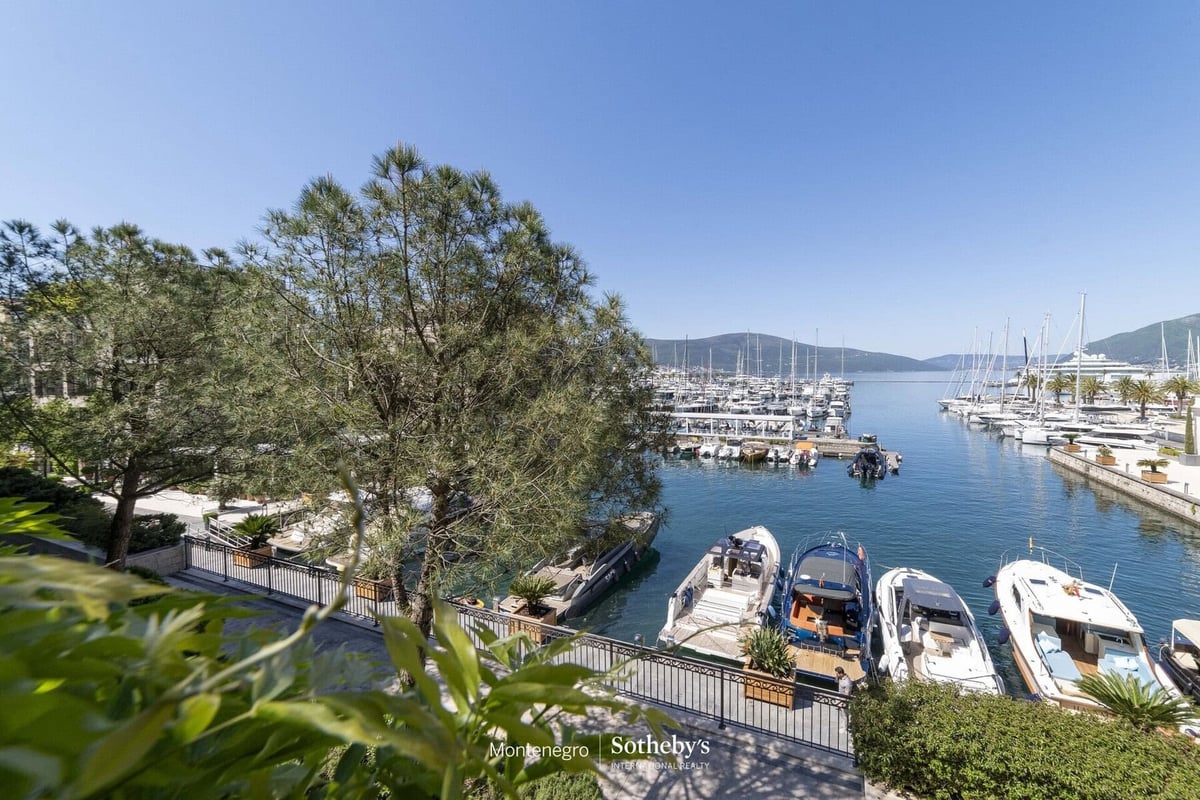 Deniz kenarında iki yatak odalı daire, Tara, Tivat, Porto Montenegro
