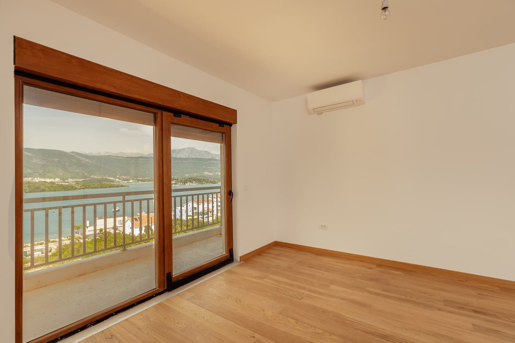 Stan sa 3 spavaće sobe u Đuraševićima, Tivat, Djurasevici — fotografija 3 od 17