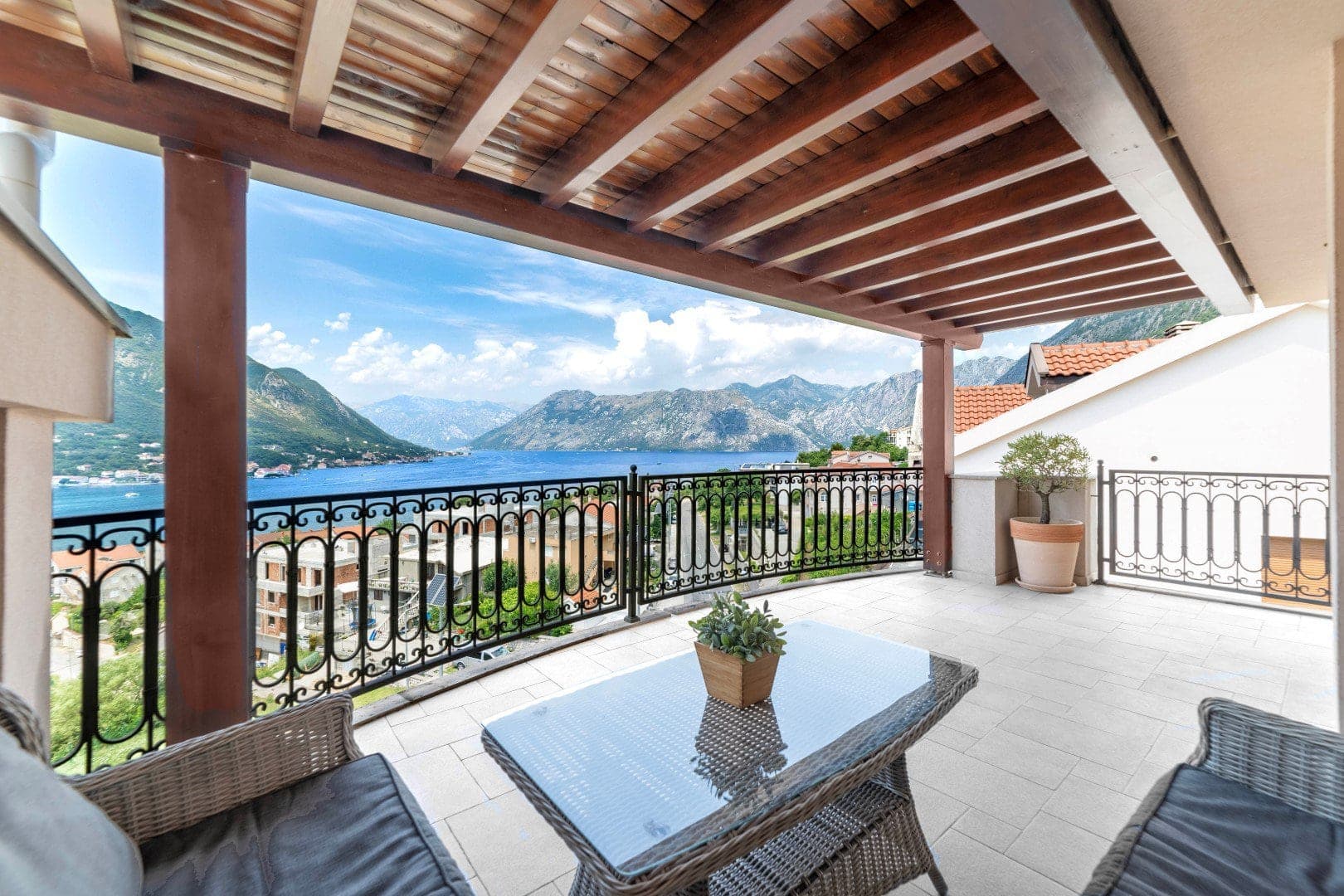 Villa Nautilus, Kotor, Dobrota — photo 4 of 34