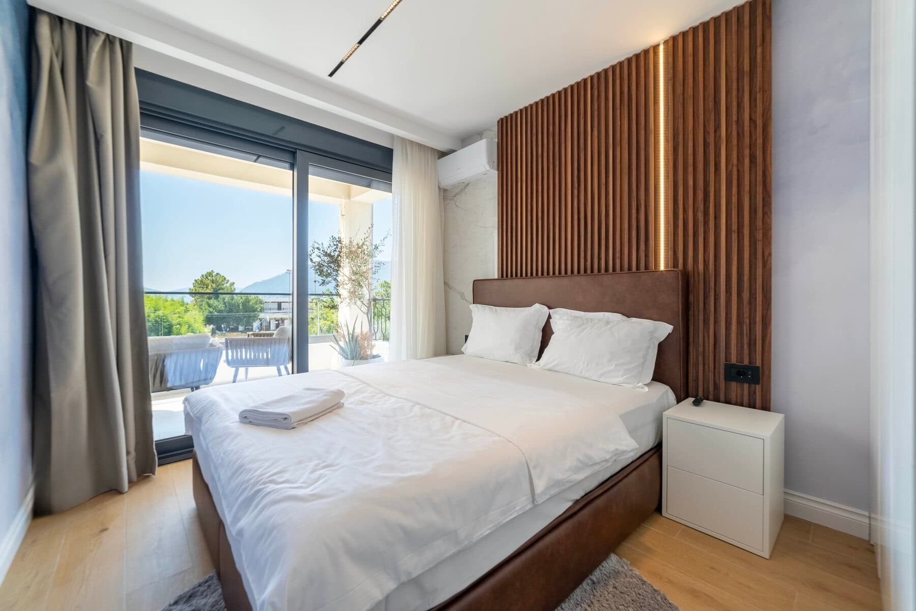 Kiralık Modern 3bdr Daire, Tivat, Donja Lastva — 17 fotoğraftan 10.